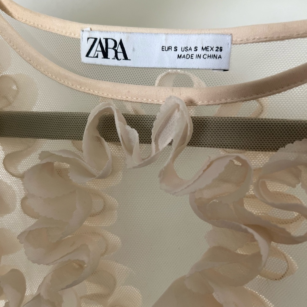 Zara Texture Top - Picture 4 of 4